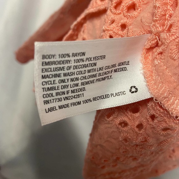 Xhilaration Sleeveless Top Blouse Eyelet Lace Peachy Salmon Color Race Back 3X - Picture 5 of 6